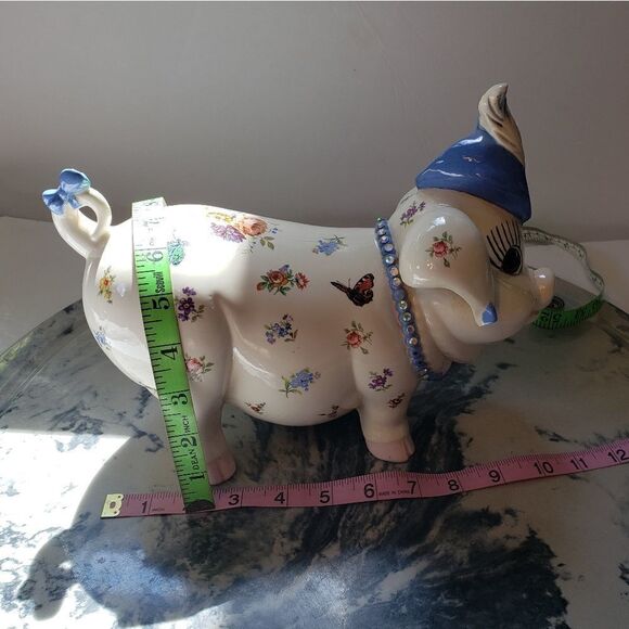 Vintage Big Pig w/Feathered Hat, Collar & Butterflies - Picture 12 of 14